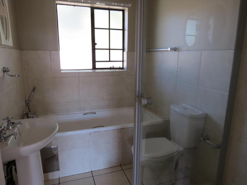 3 Bedroom Property for Sale in Sonneveld Gauteng