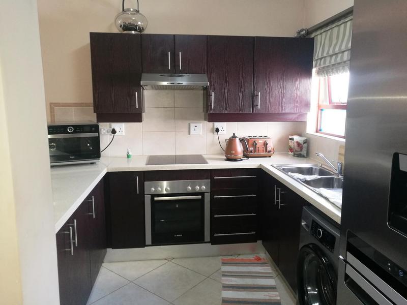 2 Bedroom Property for Sale in Crowthorne Gauteng