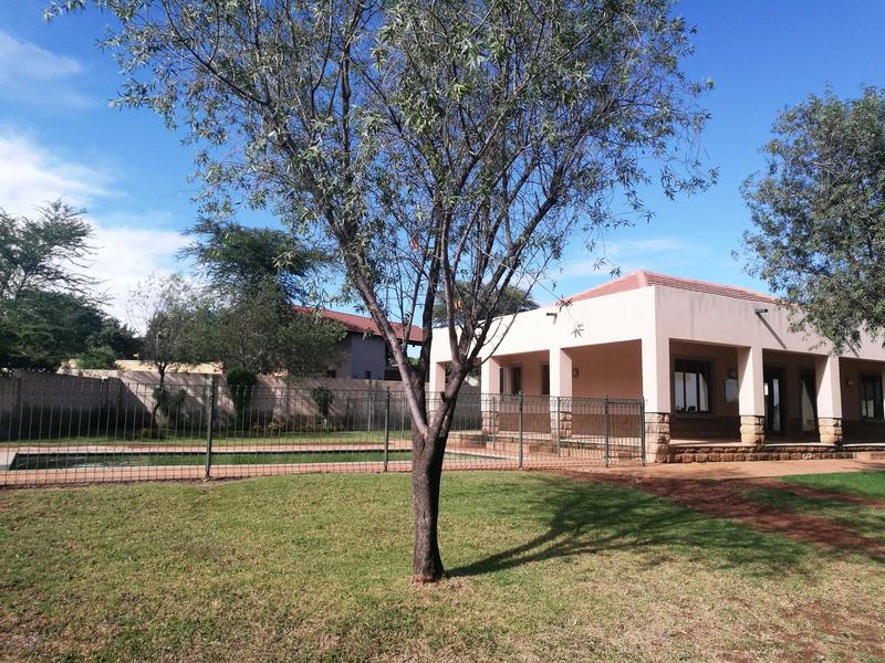 2 Bedroom Property for Sale in Crowthorne Gauteng