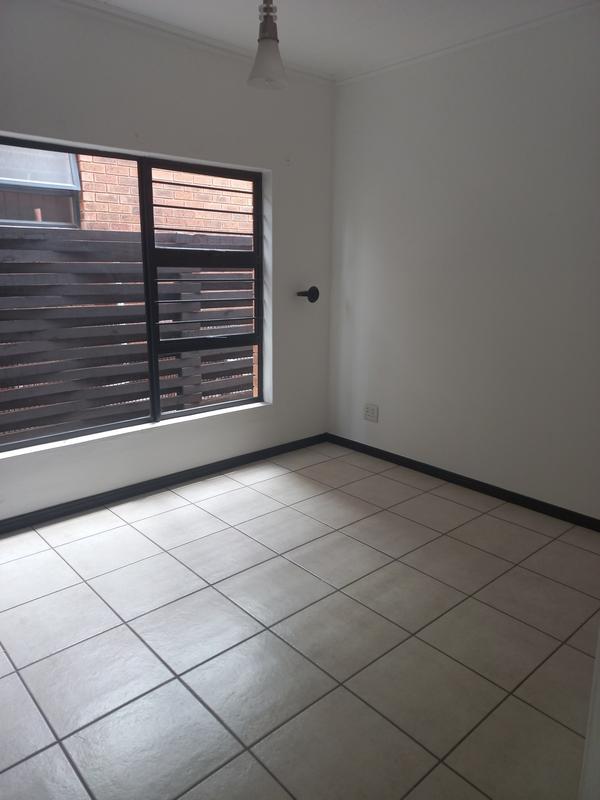 3 Bedroom Property for Sale in Greenstone Hill Gauteng