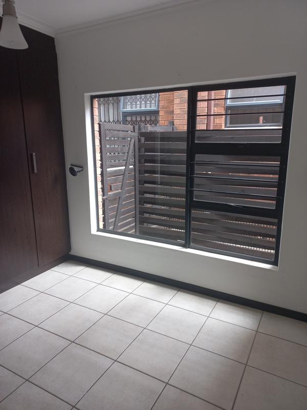 3 Bedroom Property for Sale in Greenstone Hill Gauteng