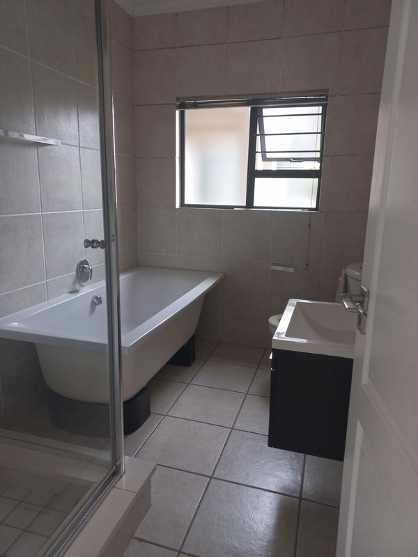 3 Bedroom Property for Sale in Greenstone Hill Gauteng