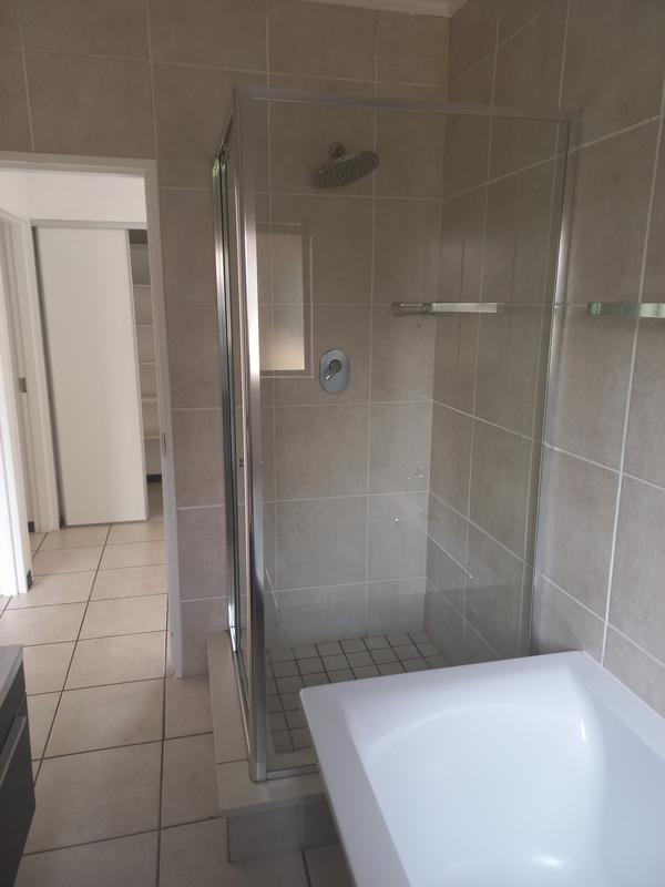 3 Bedroom Property for Sale in Greenstone Hill Gauteng