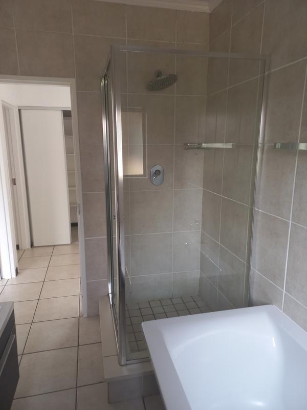 3 Bedroom Property for Sale in Greenstone Hill Gauteng