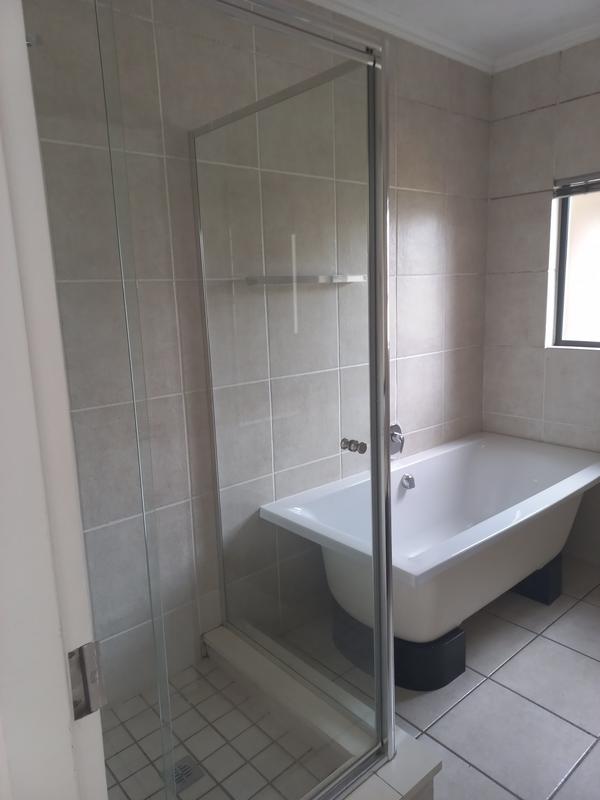 3 Bedroom Property for Sale in Greenstone Hill Gauteng