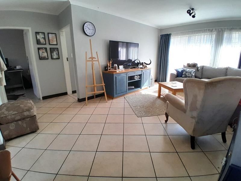2 Bedroom Property for Sale in Hennopspark Gauteng