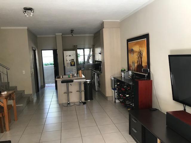 To Let 2 Bedroom Property for Rent in Fourways Gauteng