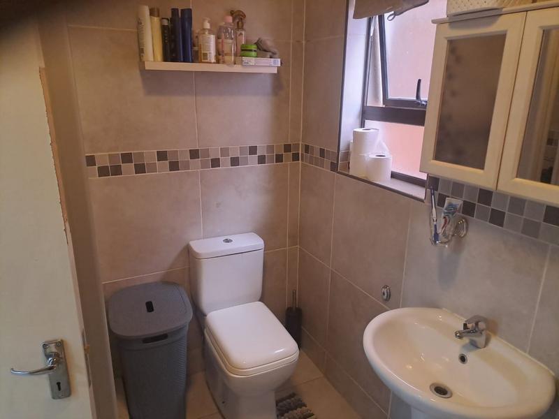 2 Bedroom Property for Sale in Sunnyrock Gauteng