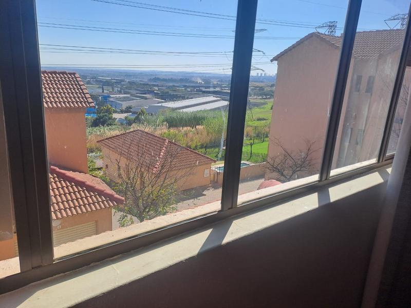 2 Bedroom Property for Sale in Sunnyrock Gauteng