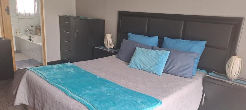 3 Bedroom Property for Sale in Flora Gardens Gauteng