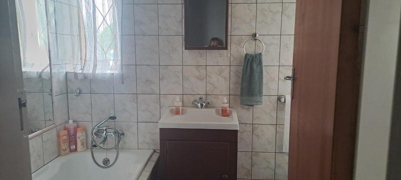 3 Bedroom Property for Sale in Flora Gardens Gauteng