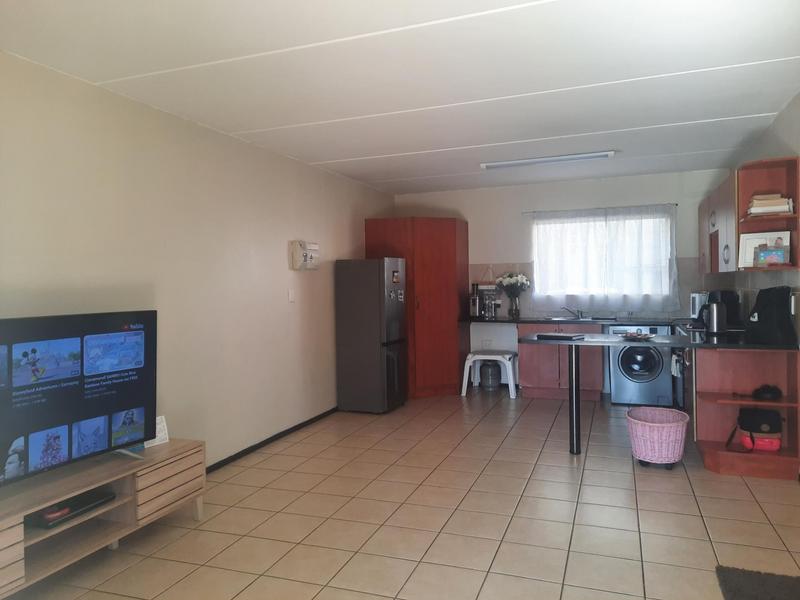 2 Bedroom Property for Sale in Bardene Gauteng