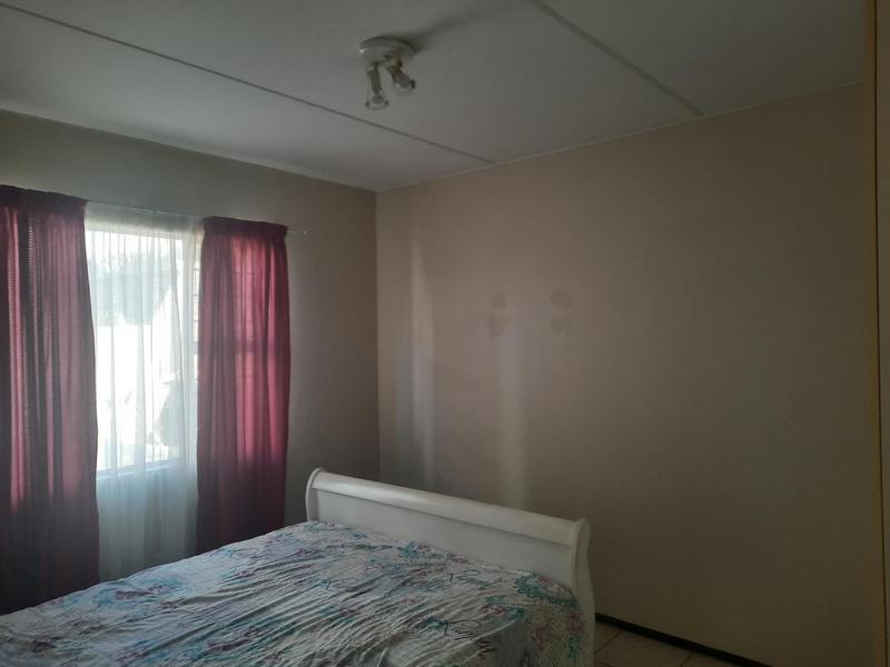 2 Bedroom Property for Sale in Bardene Gauteng