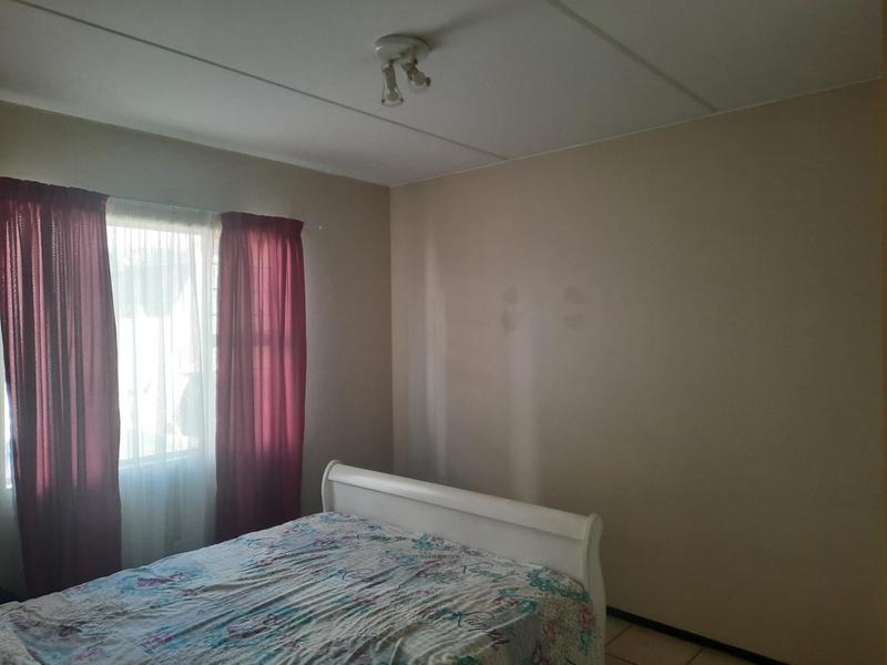 2 Bedroom Property for Sale in Bardene Gauteng