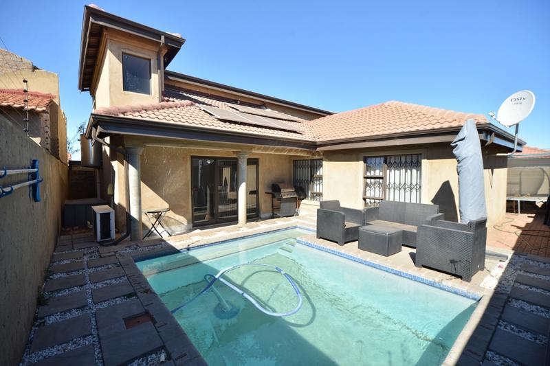 4 Bedroom Property for Sale in Protea Glen Gauteng