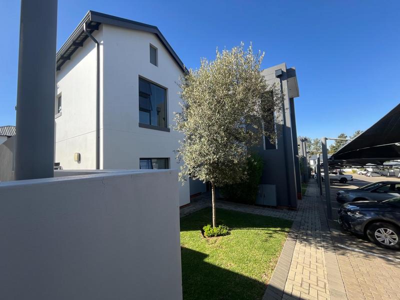 2 Bedroom Property for Sale in Broadacres Gauteng