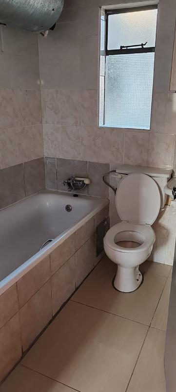 To Let 2 Bedroom Property for Rent in Jabulani Gauteng