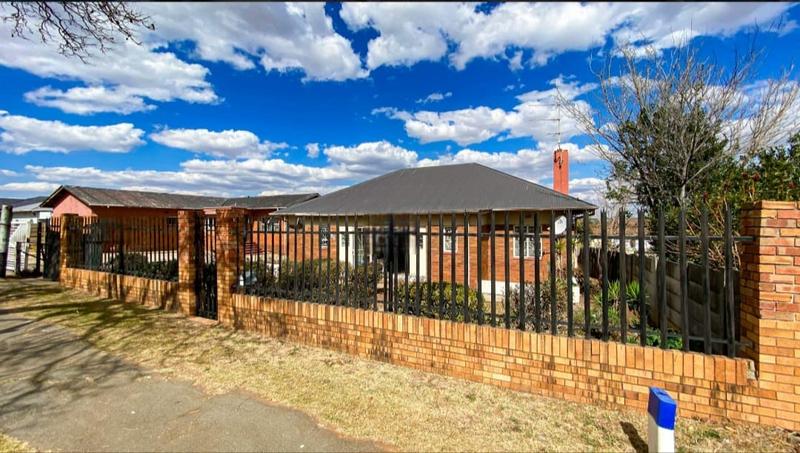 3 Bedroom Property for Sale in Crosby Gauteng