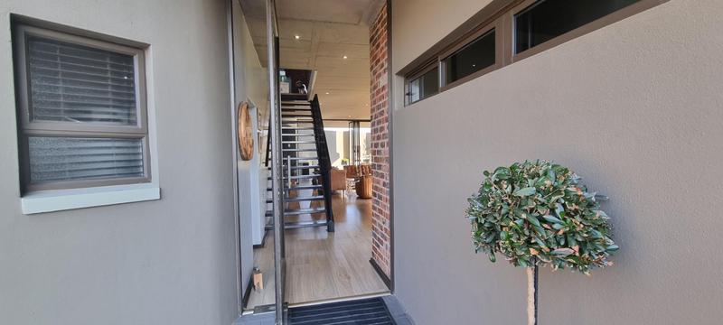 To Let 4 Bedroom Property for Rent in Midstream Ridge Gauteng