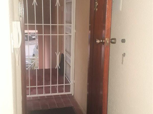 To Let 2 Bedroom Property for Rent in Primrose Hill Gauteng