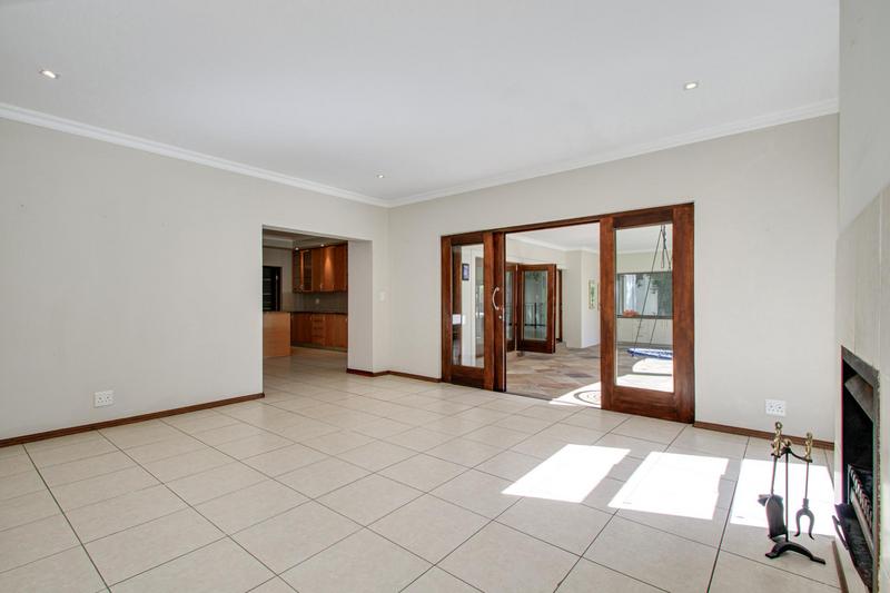 3 Bedroom Property for Sale in Lonehill Gauteng