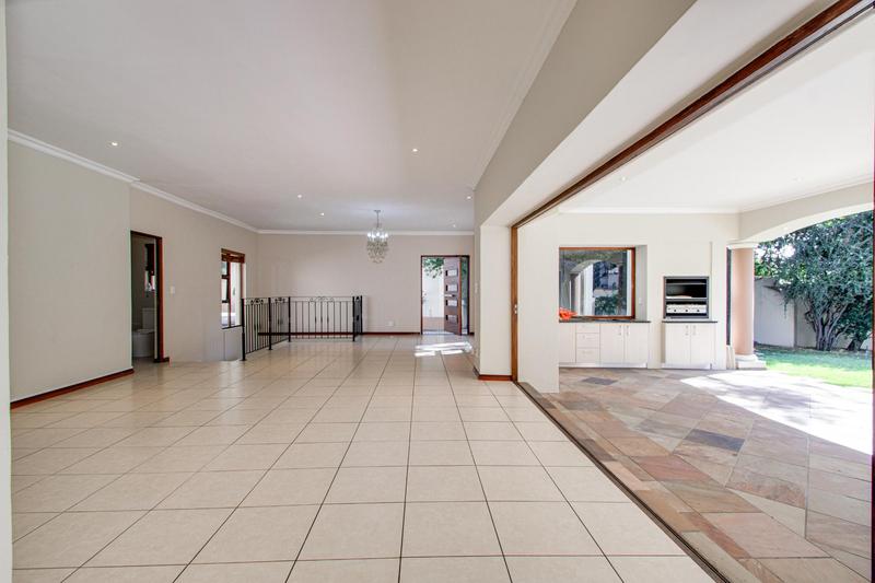 3 Bedroom Property for Sale in Lonehill Gauteng