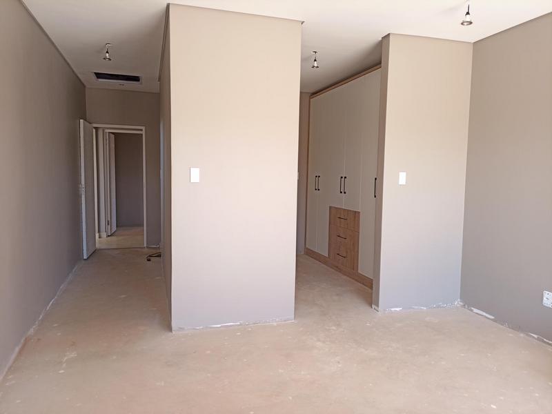 4 Bedroom Property for Sale in Midstream Ridge Gauteng