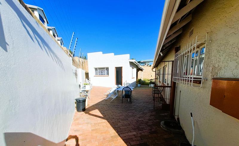 To Let 1 Bedroom Property for Rent in Sunnyridge Gauteng