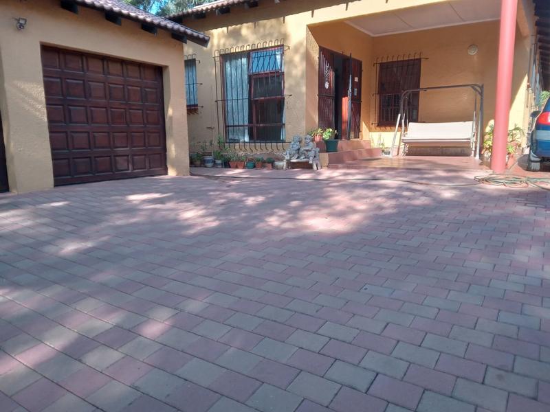 4 Bedroom Property for Sale in Kensington Gauteng