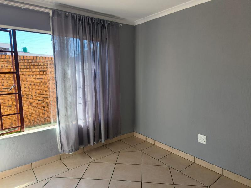 2 Bedroom Property for Sale in Pretoria North Gauteng