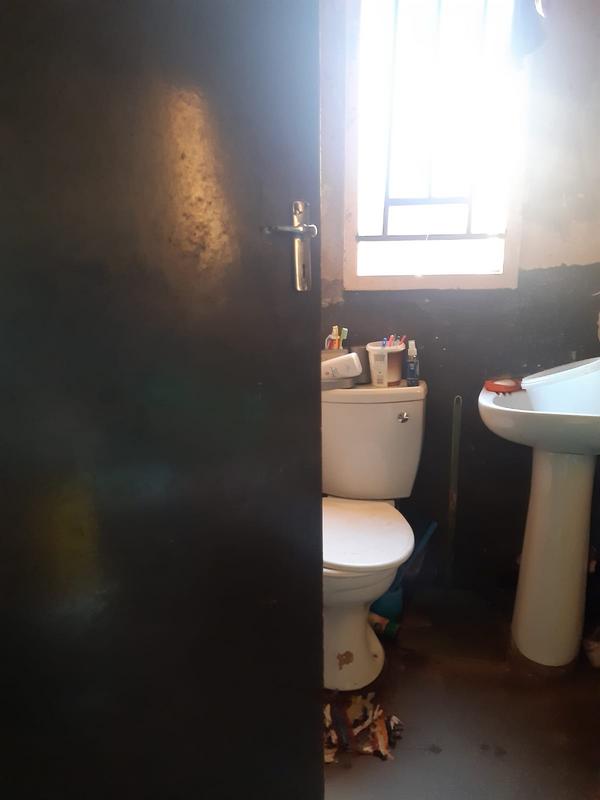 2 Bedroom Property for Sale in Lufhereng Gauteng