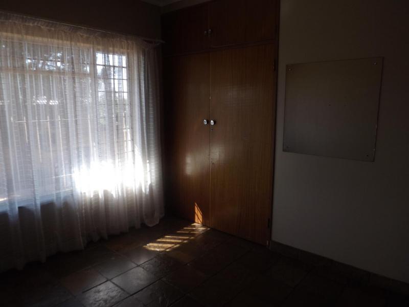 To Let 3 Bedroom Property for Rent in Wilro Park Gauteng