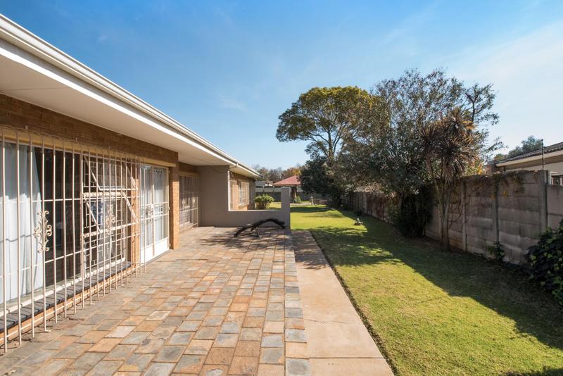 5 Bedroom Property for Sale in Petersfield Gauteng