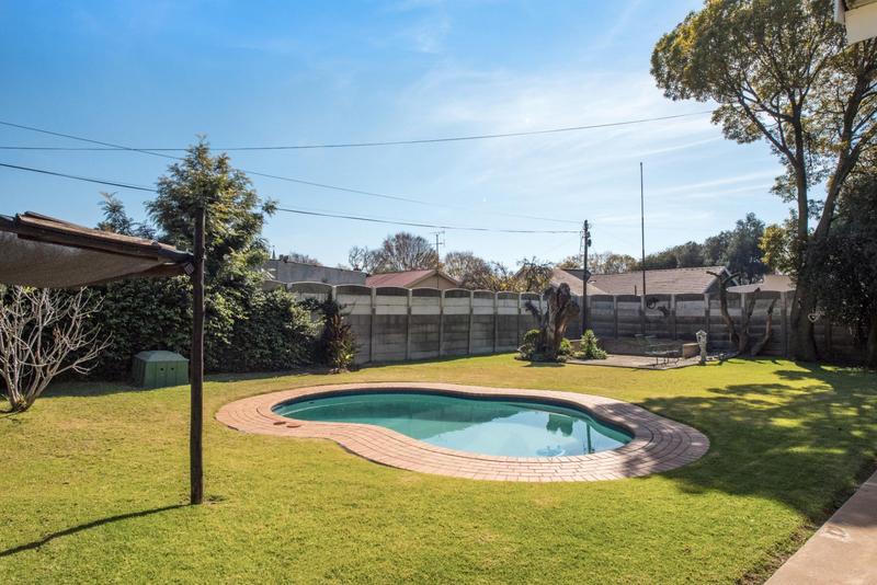 5 Bedroom Property for Sale in Petersfield Gauteng