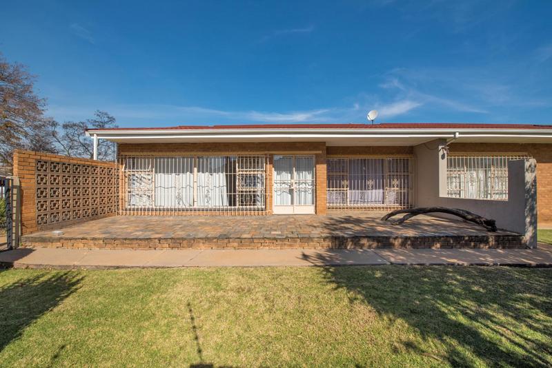 5 Bedroom Property for Sale in Petersfield Gauteng