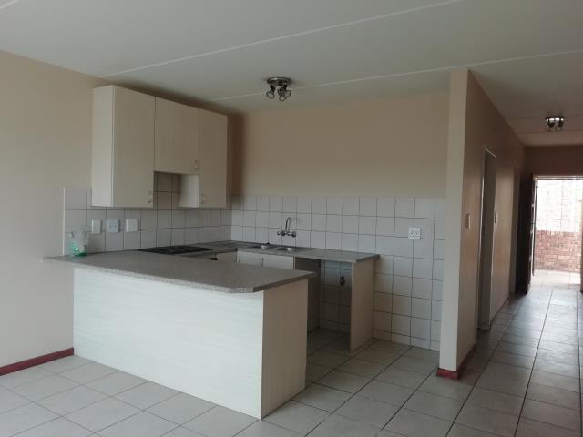To Let 1 Bedroom Property for Rent in Grand Central Gauteng