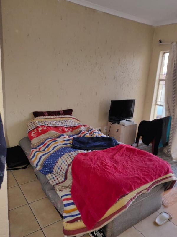 1 Bedroom Property for Sale in Ormonde View Gauteng