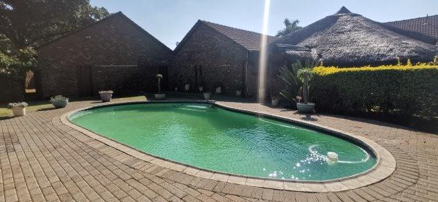 5 Bedroom Property for Sale in Dorandia Gauteng