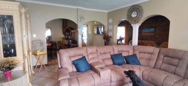 5 Bedroom Property for Sale in Dorandia Gauteng