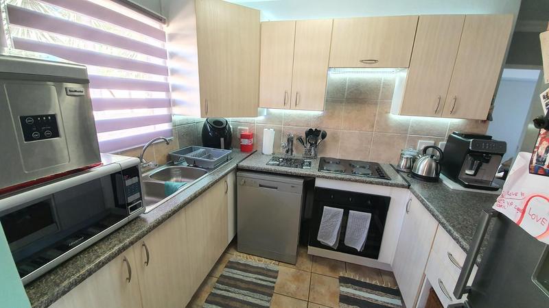 2 Bedroom Property for Sale in Sinoville Gauteng