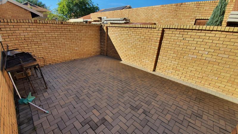 2 Bedroom Property for Sale in Sinoville Gauteng