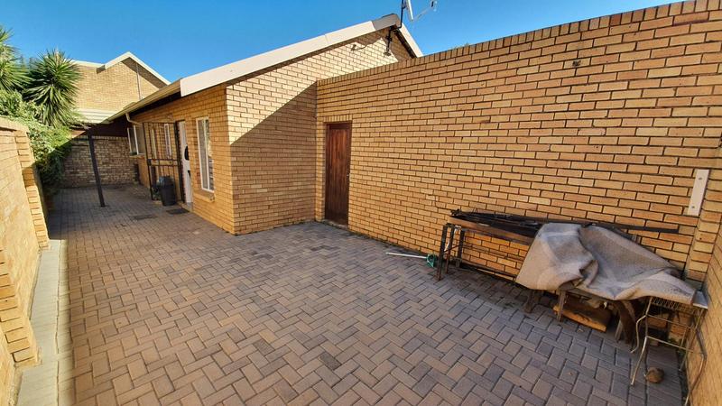 2 Bedroom Property for Sale in Sinoville Gauteng