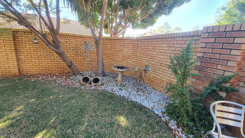 2 Bedroom Property for Sale in Sinoville Gauteng