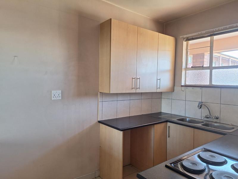 To Let 1 Bedroom Property for Rent in Casseldale Gauteng