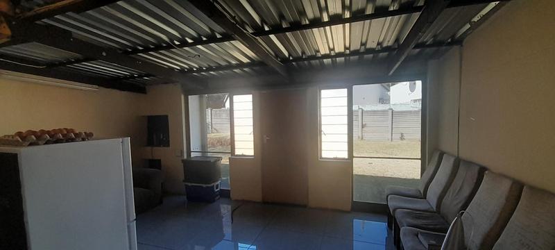 To Let 4 Bedroom Property for Rent in Rooihuiskraal Gauteng