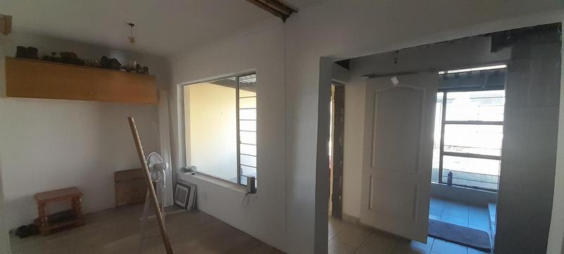 To Let 4 Bedroom Property for Rent in Rooihuiskraal Gauteng