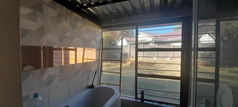 To Let 4 Bedroom Property for Rent in Rooihuiskraal Gauteng