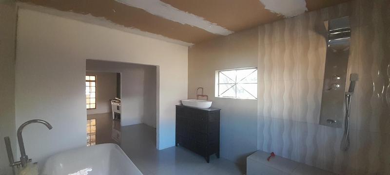 To Let 4 Bedroom Property for Rent in Rooihuiskraal Gauteng