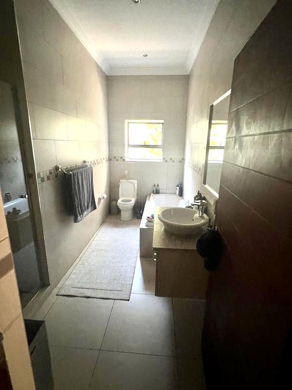 3 Bedroom Property for Sale in Midstream Ridge Gauteng