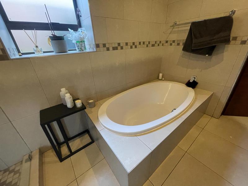 3 Bedroom Property for Sale in Midstream Ridge Gauteng